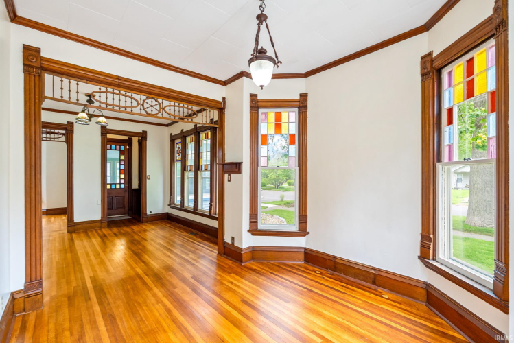 Listing Image 11