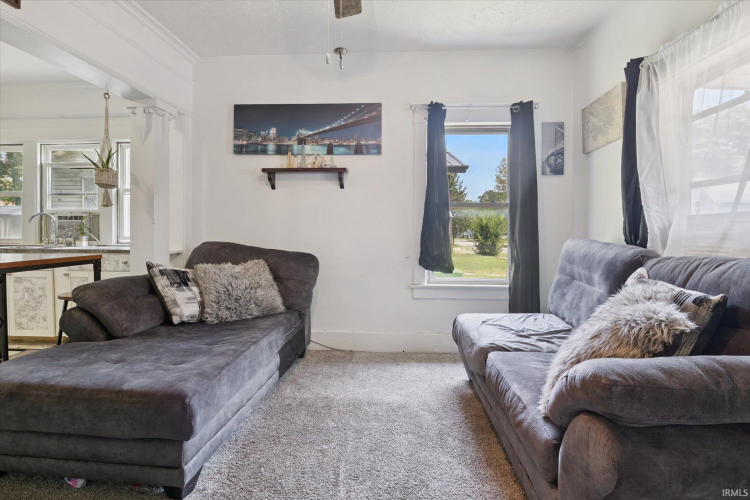 Listing Image 8