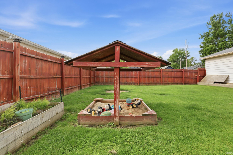 Listing Image 24