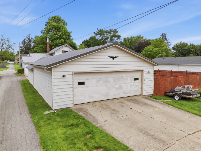 Listing Image 32