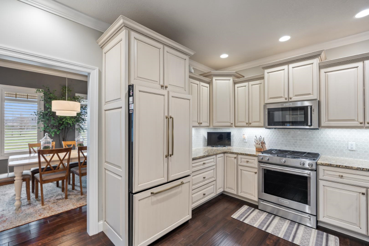 Listing Image 10