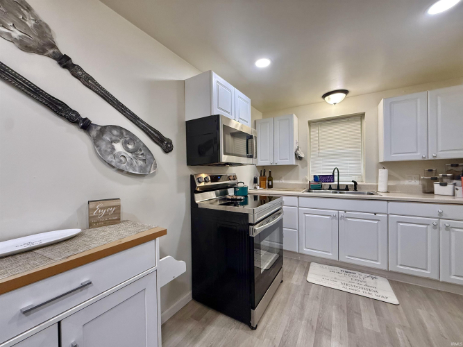 Listing Image 18