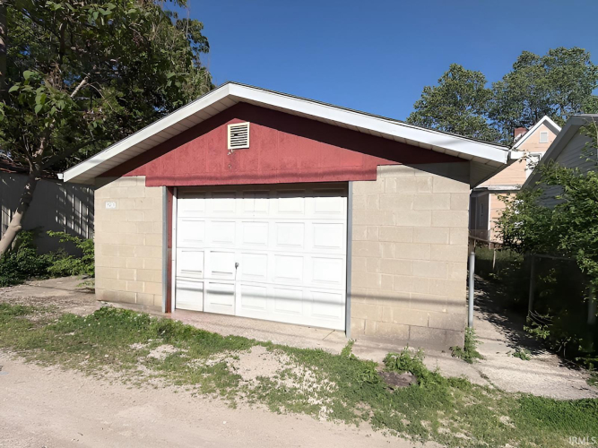 Listing Image 11