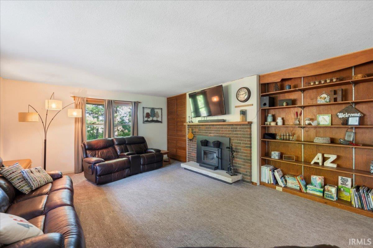 Listing Image 5
