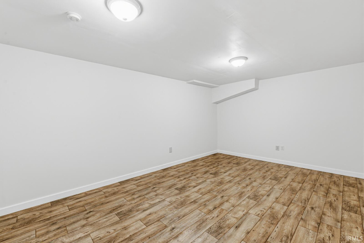 Listing Image 27