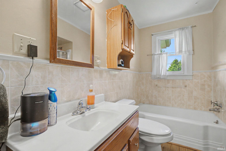 Listing Image 16
