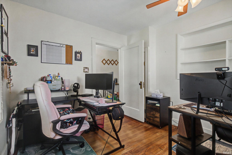 Listing Image 8