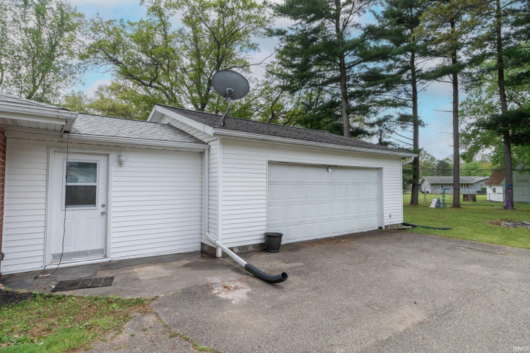 Listing Image 44