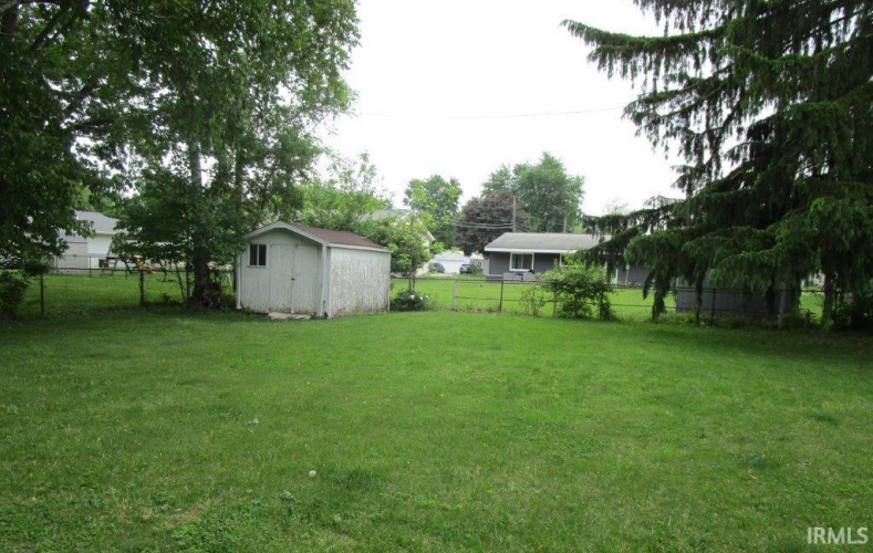 Listing Image 4