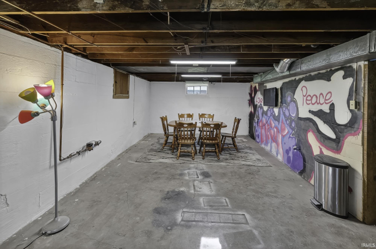 Listing Image 24