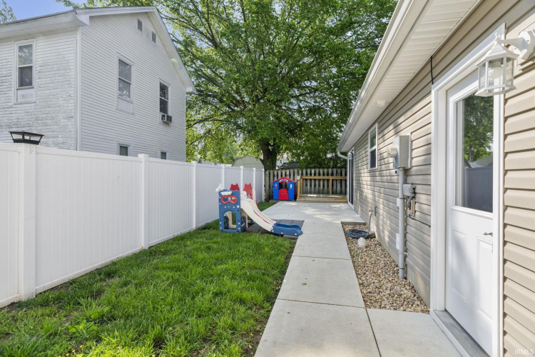 Listing Image 28