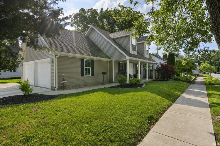 Listing Image 4