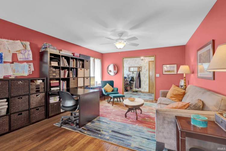Listing Image 6