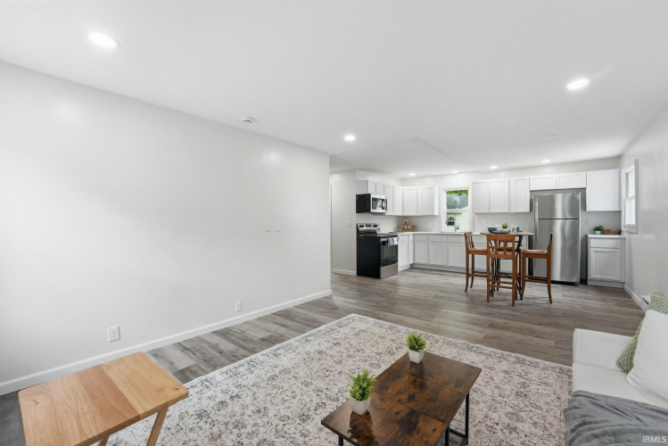 Listing Image 14
