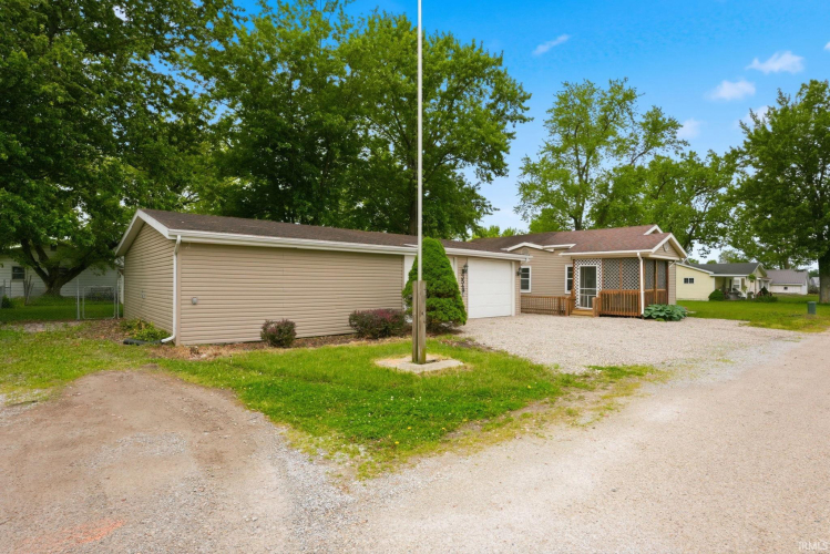Listing Image 8