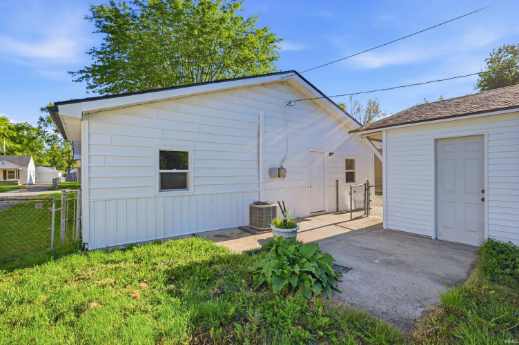 Listing Image 16