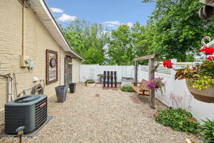 Listing Image 25