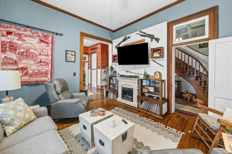 Listing Image 8