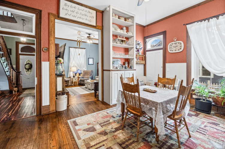 Listing Image 10