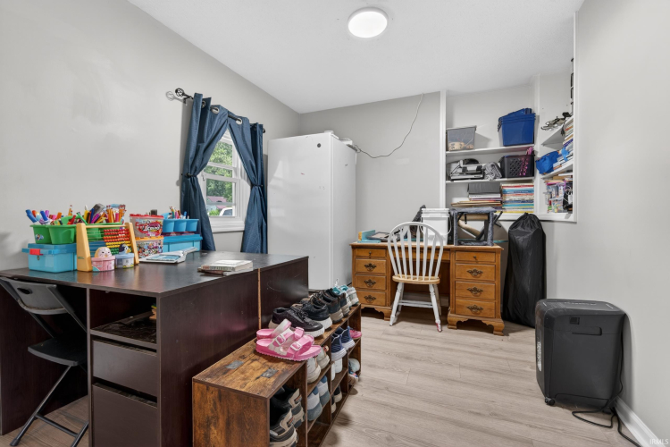 Listing Image 13