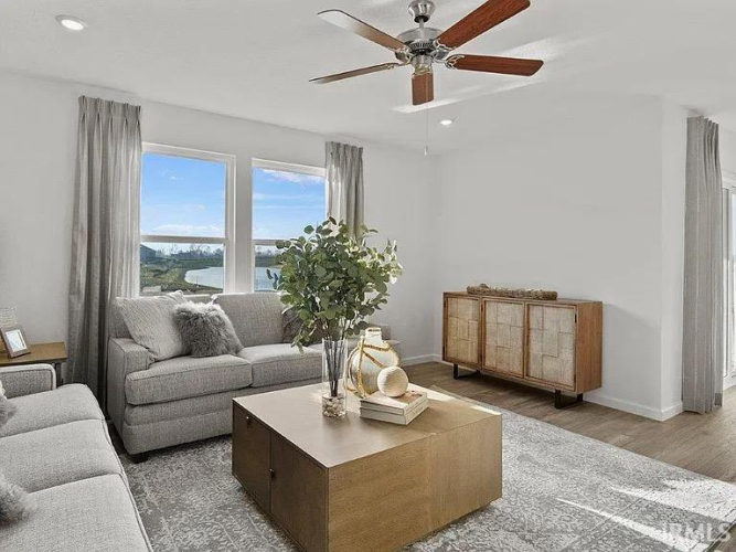Listing Image 5
