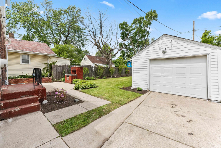 Listing Image 15