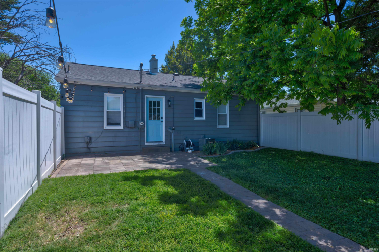 Listing Image 7