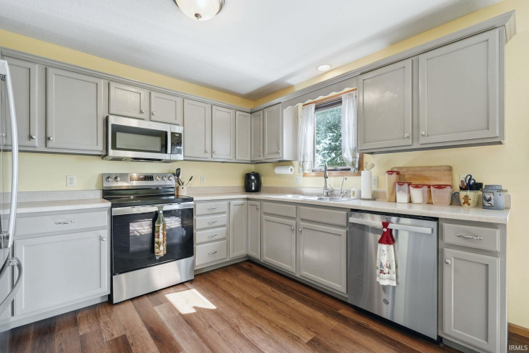 Listing Image 13