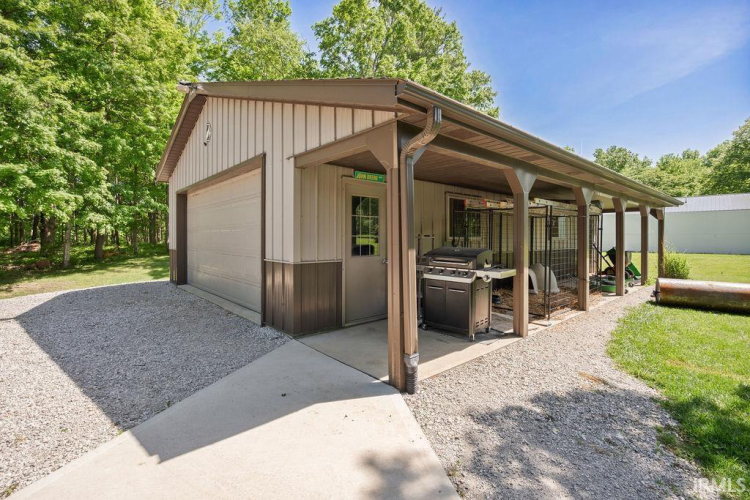 Listing Image 19