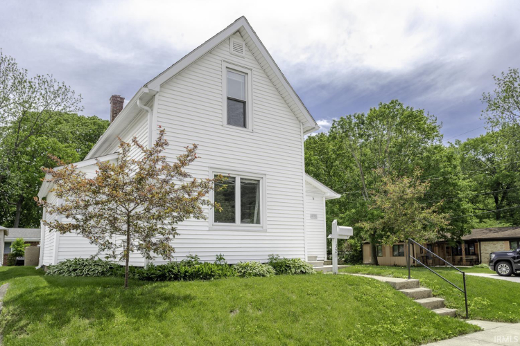 Listing Image 4