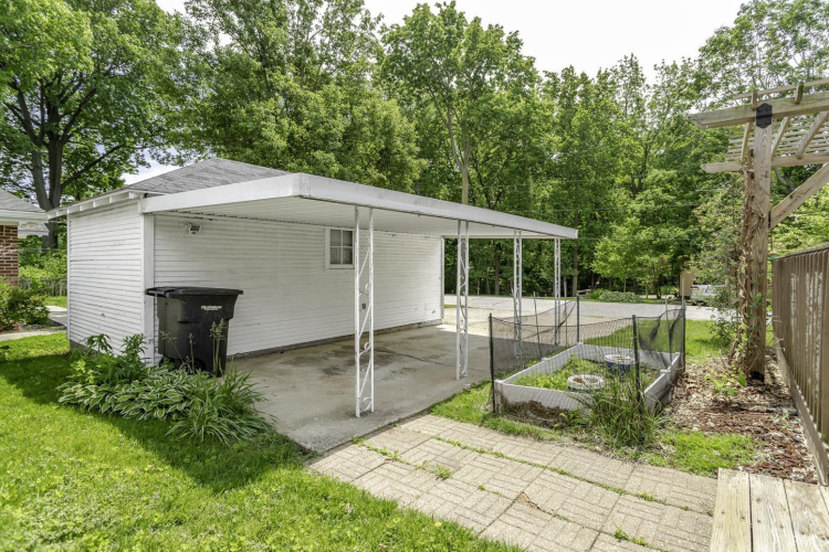 Listing Image 36