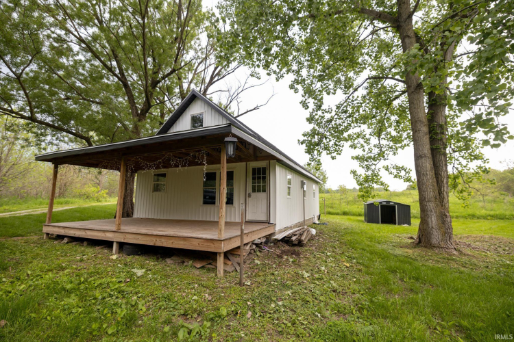 Listing Image 4