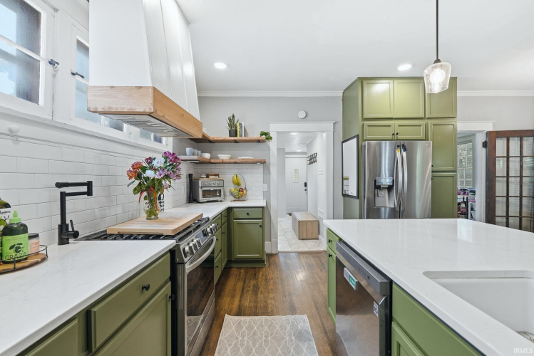 Listing Image 14