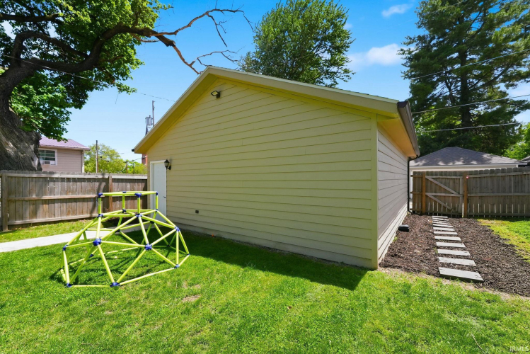Listing Image 33