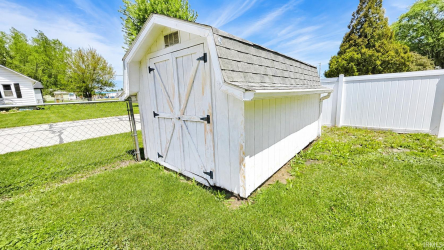 Listing Image 8