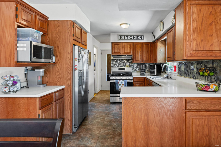 Listing Image 9