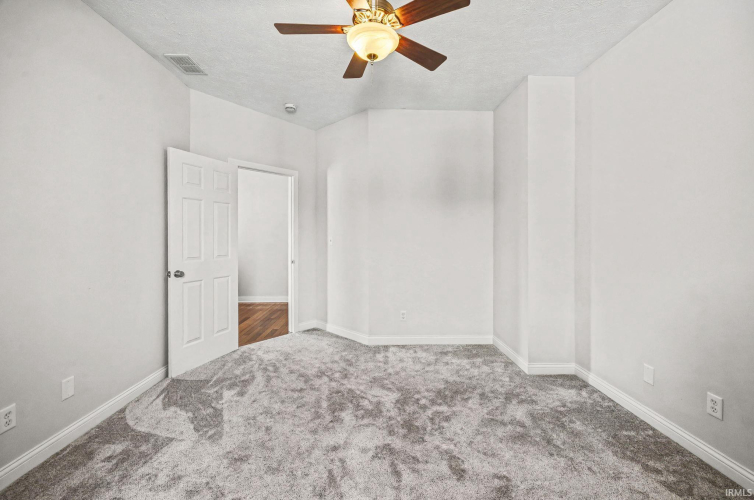 Listing Image 24