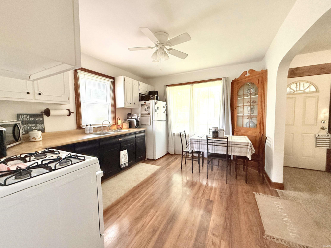 Listing Image 13