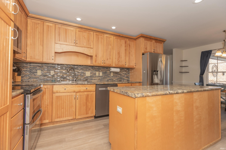 Listing Image 5