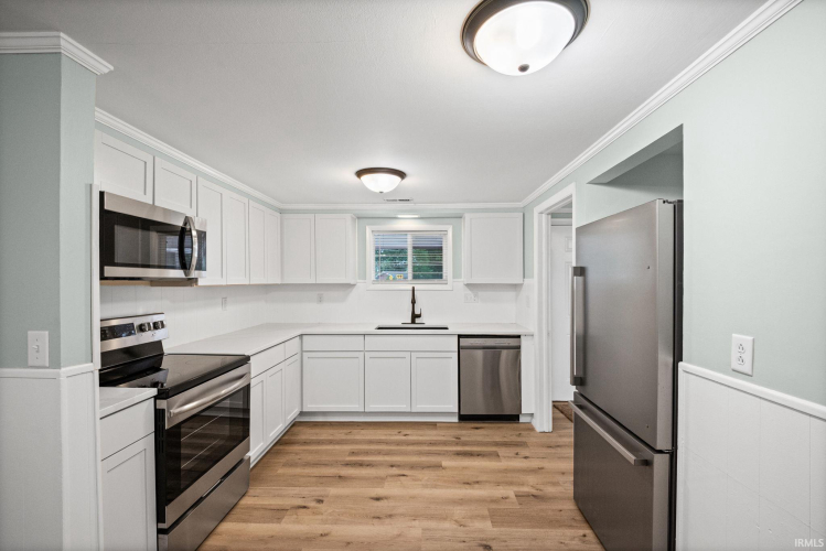 Listing Image 6