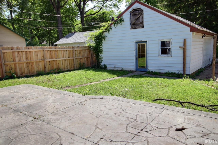 Listing Image 12