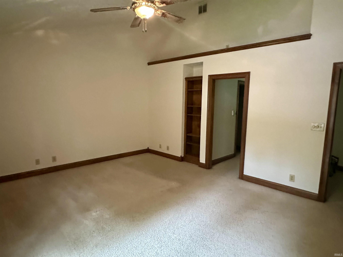 Listing Image 24
