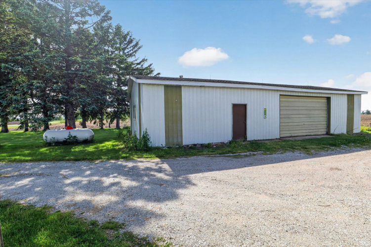 Listing Image 32
