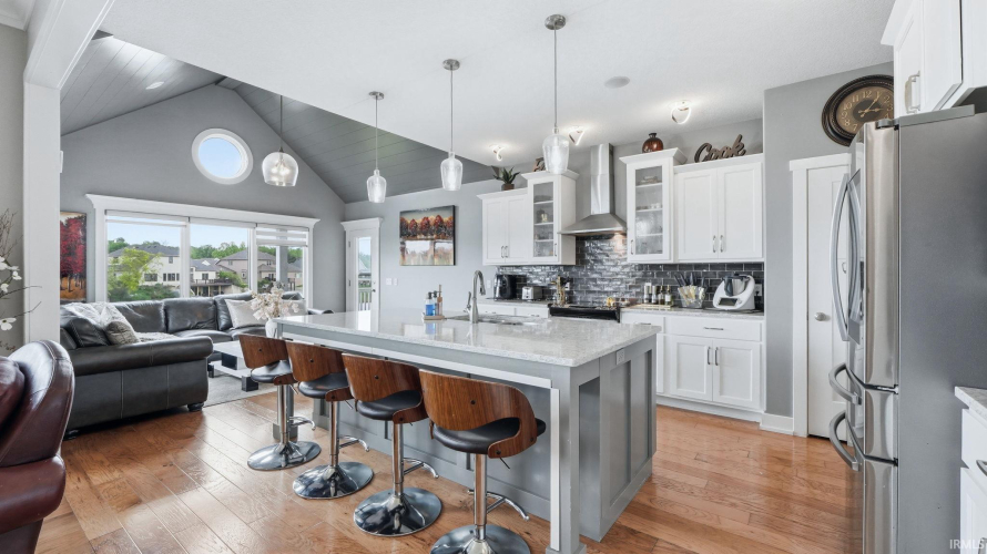 Listing Image 10