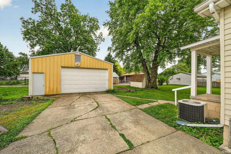Listing Image 3