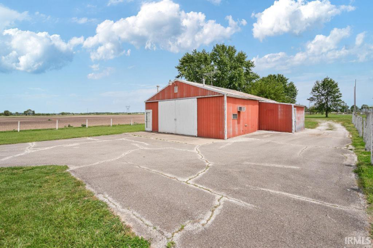 Listing Image 18