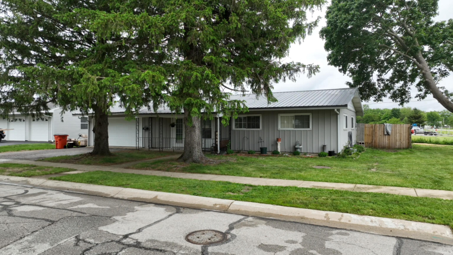 Listing Image 12