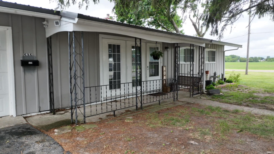 Listing Image 6
