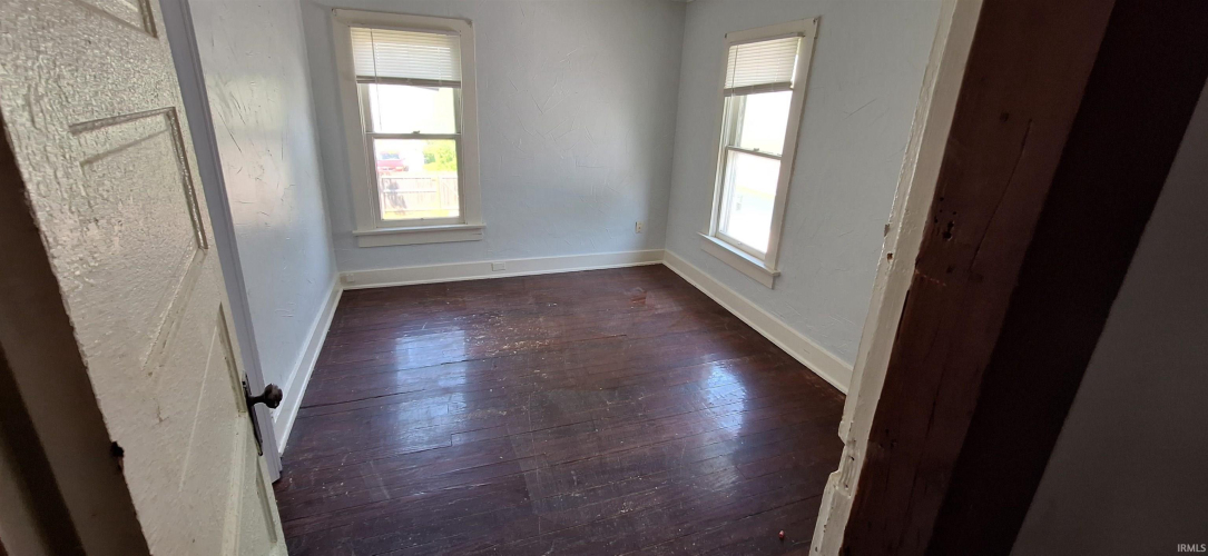 Listing Image 17