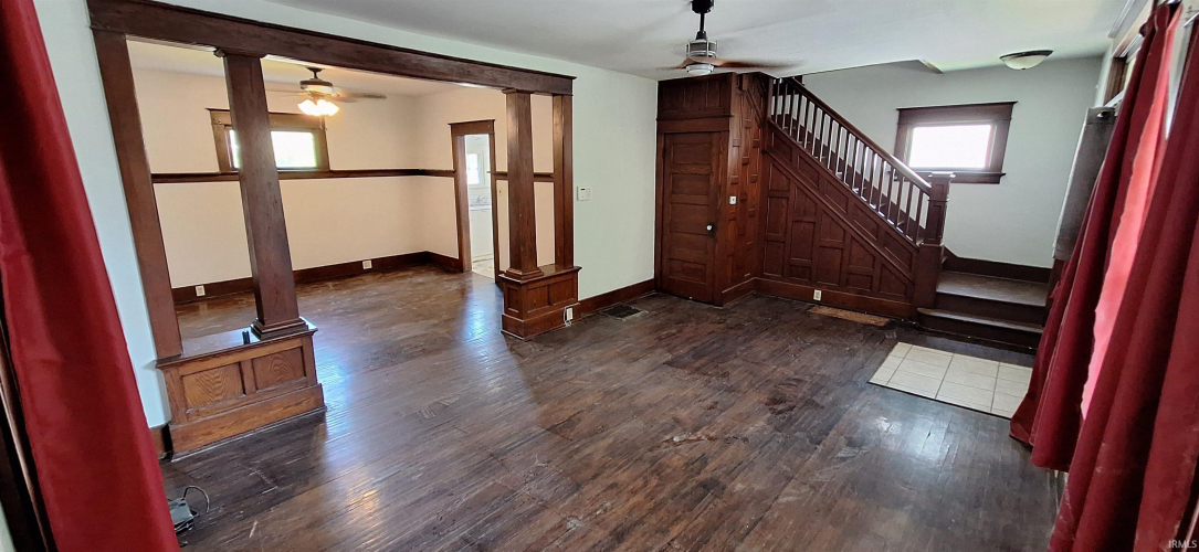 Listing Image 4